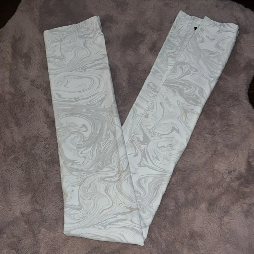 Nicole Miller Home white gray marble design shower curtain standard bath size